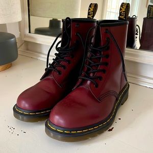 Dr. Martens 1460 Lace up size 7